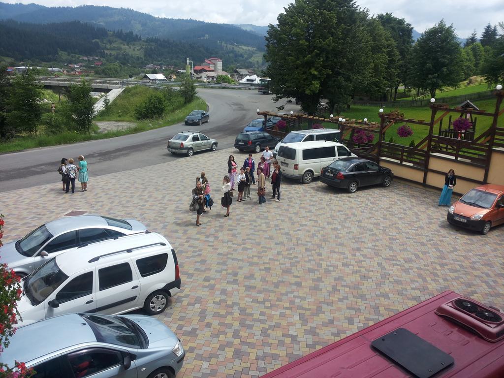 Pensiunea Vranis Садова Екстериор снимка
